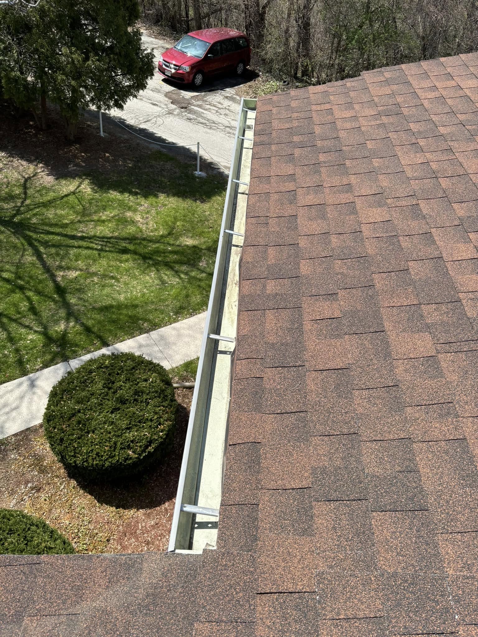 Professional spring and fall yard cleanup in Sheboygan Falls WI